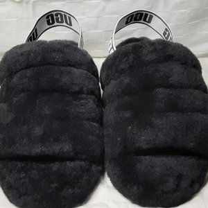 Womens Authentic Black UGG'S. Fairly New, Only worn once; Size 6